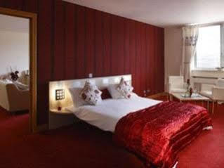Hotel Plaza 4*